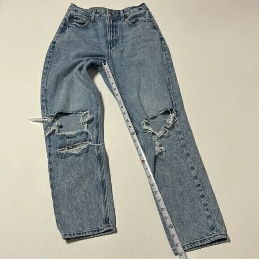 American Eagle Mom Straight Jeans Womens 2 Light Wash Distressed High Rise Denim